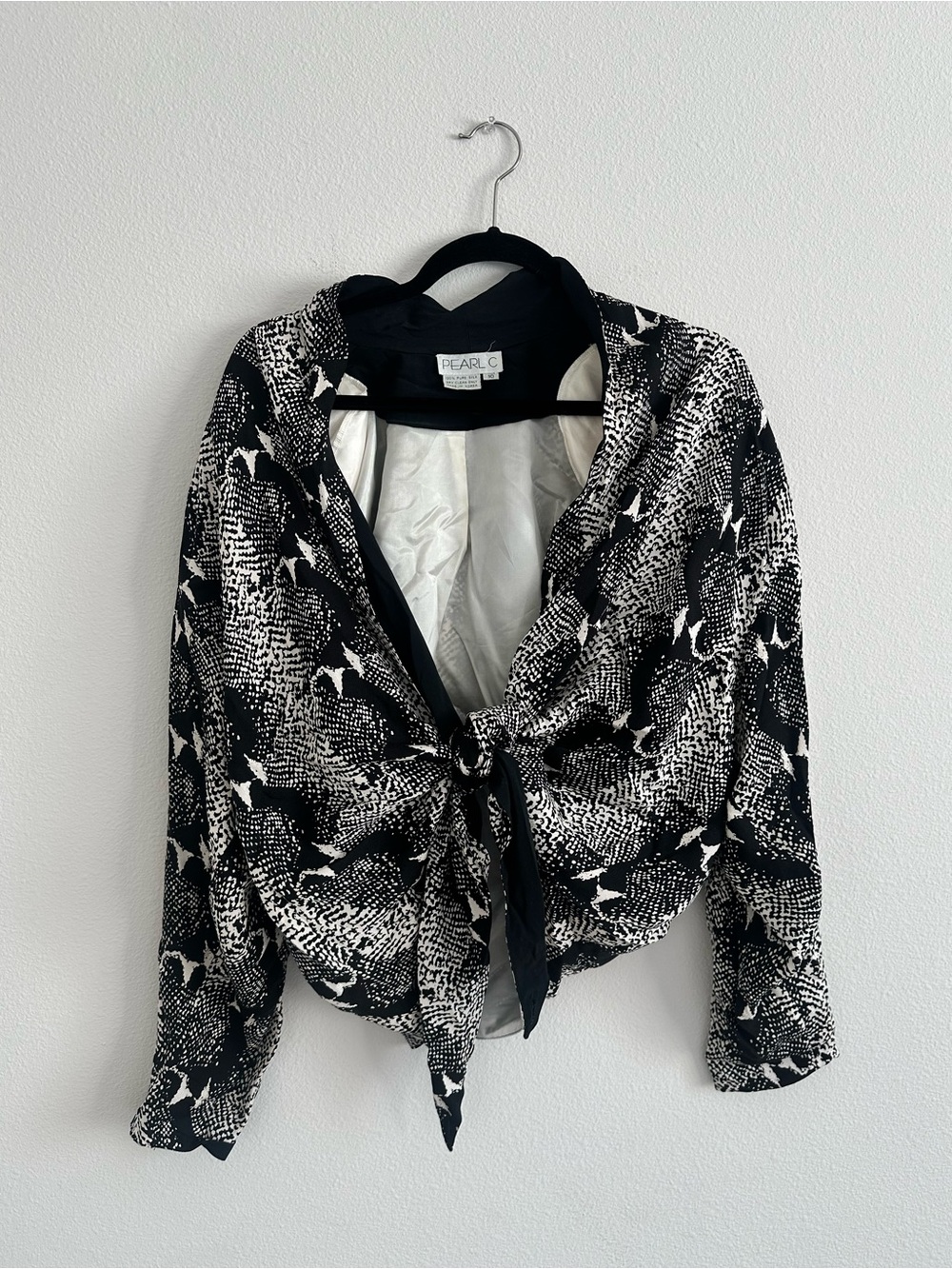 Vintage Pearl C 100% Pure Silk Black White Animal Print Wrap Top Size 10